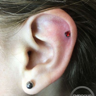 Прокол хряща уха хеликс | Ear piercings, Ear, Piercing