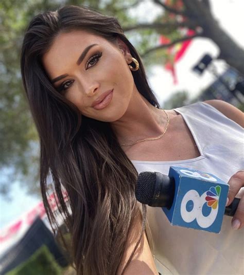 Bucs fans celebrate sports reporter Aileen Hnatiuk’s switch from Saints