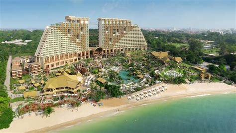 Centara Grand Mirage Beach Resort Pattaya in Pattaya | Expedia