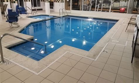 Commercial Swimming Pools -min - Danna Pools Inc.