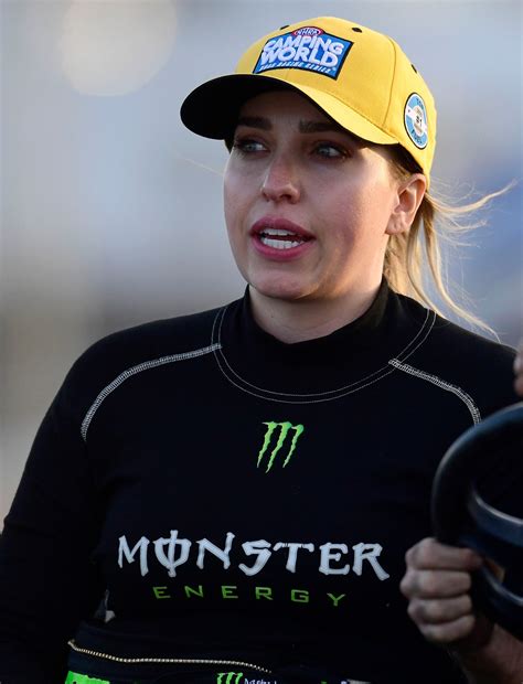 Brittany Force earns No. 1 spot in NHRA Winternationals – Orange County