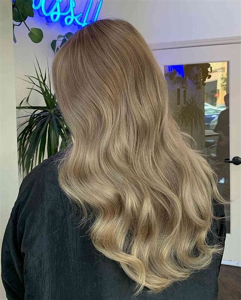 17 Dishwater Blonde Hair Colors You'll Want to Show Your Hair Colorist