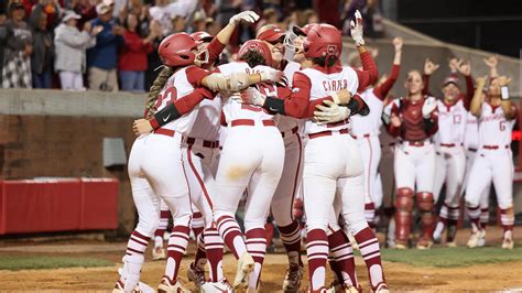 How Arkansas softball beat Oklahoma State to win Fayetteville Regional