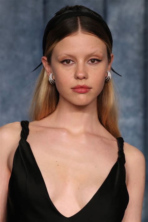 Pin by 🧿 on mia goth | Goth hair, Goth makeup looks, Goth aesthetic