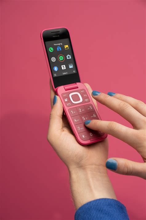 Nokia 2720 Pink