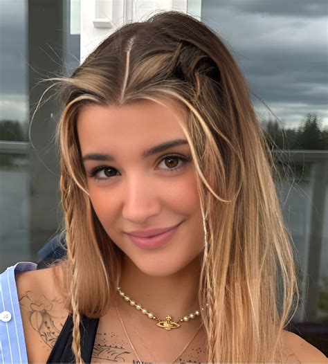 Ari Kytsya (Model) Biography, Wiki, Age, Family, Photos and More