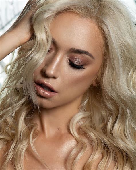 Maria Tothova - Makeup artist Magazine
