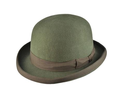 rhats   hat tells  story