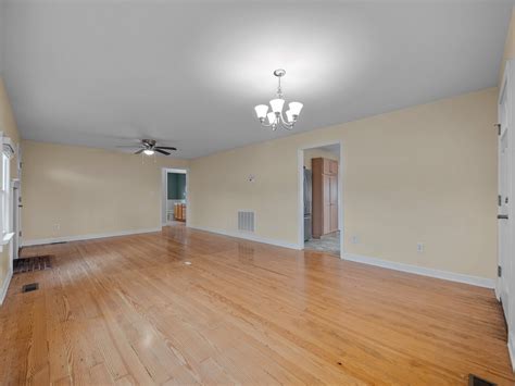 109 Teachey Loop Rd, Rose Hill, NC 28458