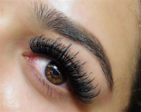 step  step guide  applying volume eyelash extensions   pro