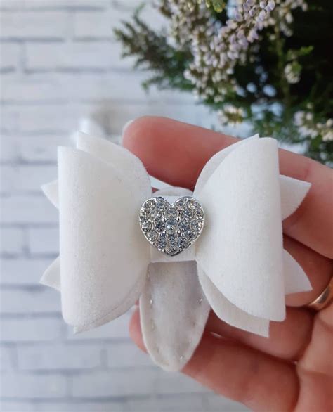 Белый бантик. Заколочки. | Girls hair accessories, Hair accessories ...