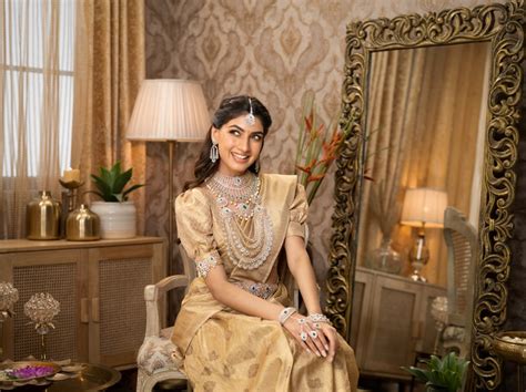 Unveiling the Perfect Bridal Look: Tips for Choosing Bridal Jewellery ...