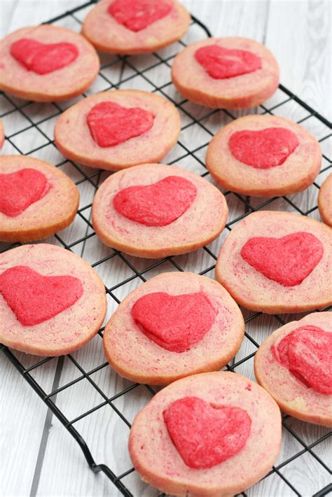 Valentine's hidden heart biscuits - Cooking with my kids