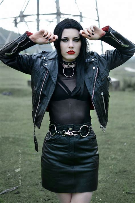 Pin by 50 Shades on Gothic and Steampunk | Fashion, Gothic outfits