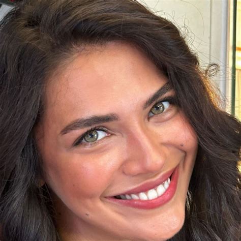 Hudutsuz Sevda Yasemin Kimdir? Biran Damla Yılmaz'ın Canlandırdığı ...