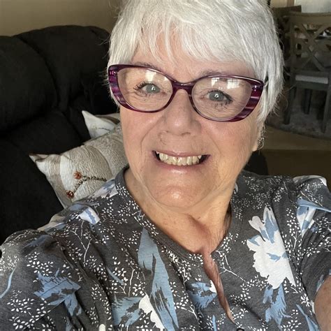 Film - Poms (2019) is a touching story about Martha, played by Diane