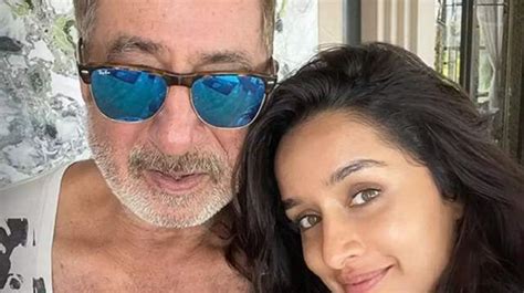 Shakti Kapoor flaunts his thumkas along with daughter Shraddha vibing ...