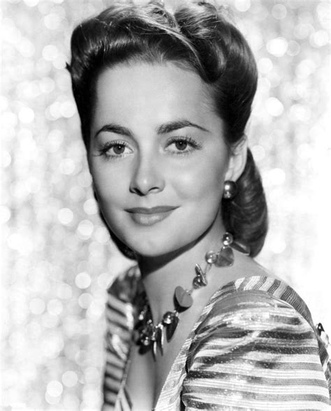 Olivia de Havilland | Olivia de havilland, De havilland, Classic hollywood