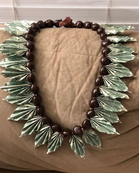 diy graduation money leis 7