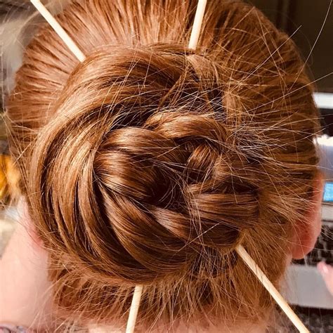 how to tie your hair with a hair tie