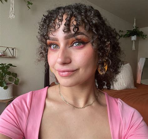 Curly bangs having their 15 minutes today! : r/curlyhair