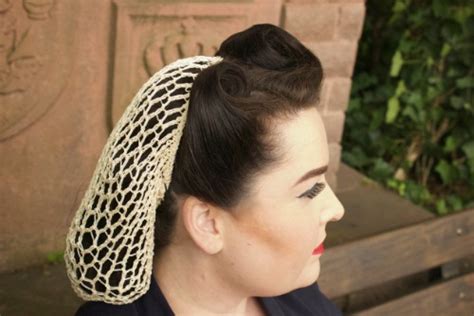 How To Wear a Snood - Fashion Inspiration | Tanith Rowan