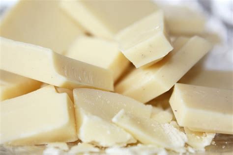 Из чего делают белый шоколад?
