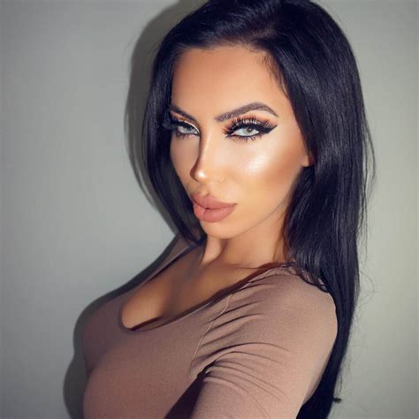 TOP эскорт модель Алиса дорого оказывающая эскорт услуги.
