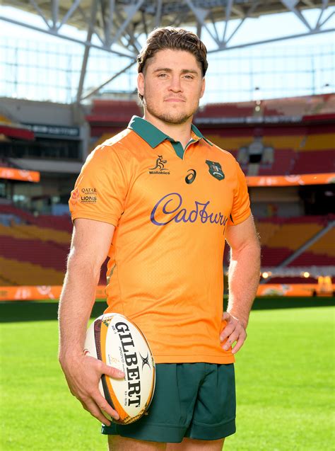 Veteran James O’Connor answers fly half SOS as Wallabies confirm squad