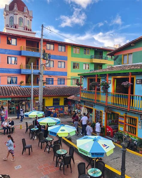 Guatapé, Colombia: The Charming, Colorful Town With An Epic View From ...