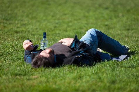 Friend Passed Out Drunk: How to Wake Up a Drunk Person?