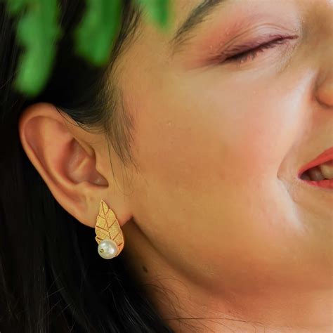 The Pearl Droplet Earrings – Miira