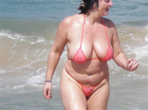 Curvy Chubby girls in BIKINIS - 19 immagini - xHamster.com