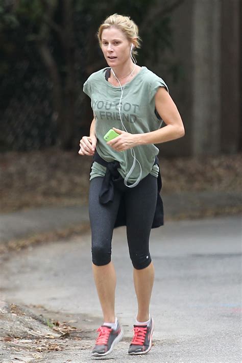 JULIE BOWEN Out Jogging in Los Angeles – HawtCelebs