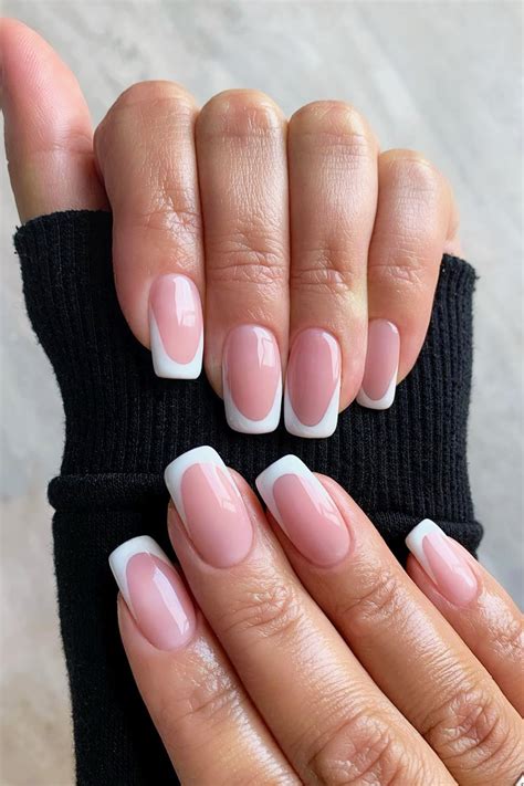 Uñas Francesas Clásicas: Las 50 Ideas más Elegantes y Modernas