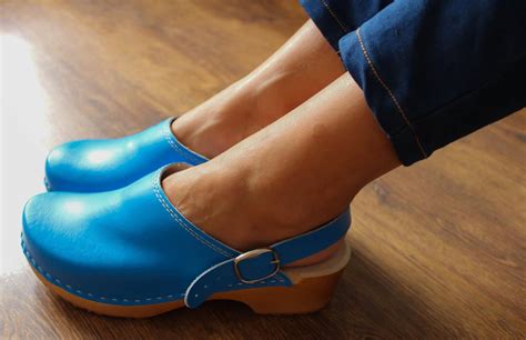 Clogs Outfit, Clogs Shoes, Clogs And Mules, Spring Sandals, Blue ...