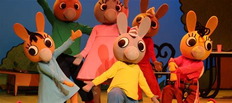 Family - Trotro puts on a circus | Paris Capitale