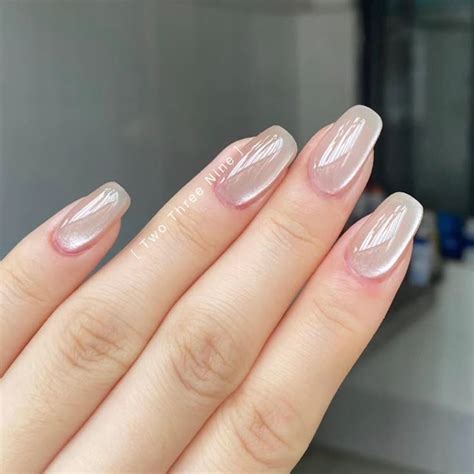 ไอเดียสีเล็บโทนธรรมชาติ สุภาพ เรียบร้อย en 2024 | Manicura de uñas ...