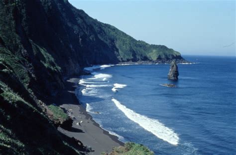 Izu Oshima | Tourist Attraction Details | Scenic Japan from the Water