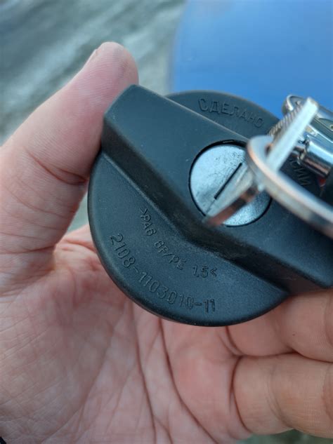 Замена крышки бензобака. — Lada Гранта (2G) FL, 1,6 л, 2021 года ...