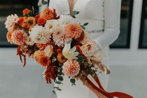 dahlia bouquet