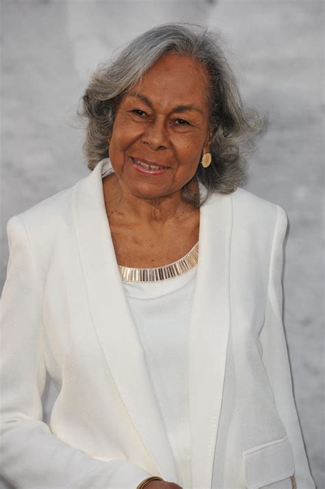 Rachel Robinson honored at Dodger Stadium on her 100th birthday