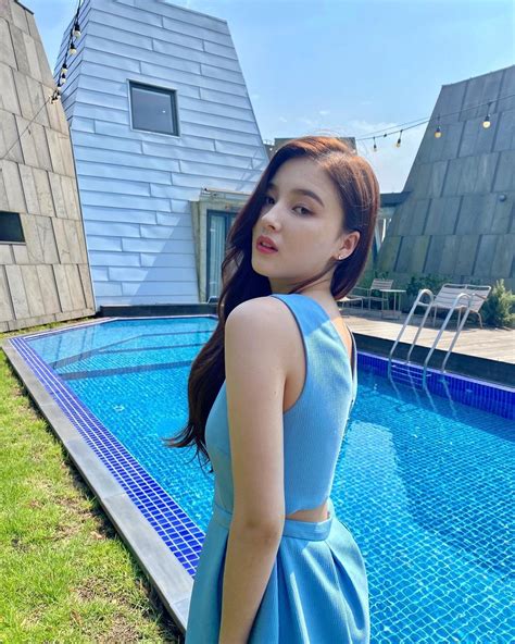 220807 MOMOLAND Nancy Instagram Update | kpopping