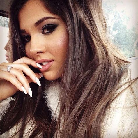 Aline Lima - Mirror Online
