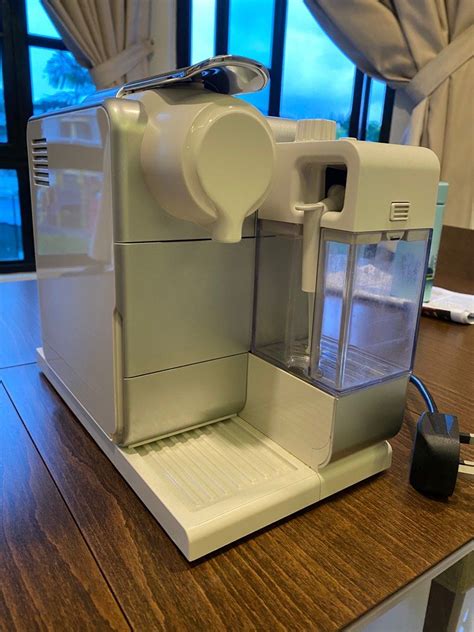 Nespresso Lattissima Touch Silver, TV & Home Appliances, Kitchen ...