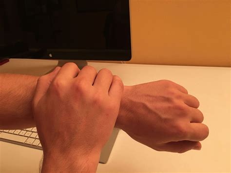 How to silence your Apple Watch with a simple gesture