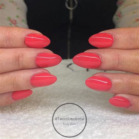 emily geer nail academy  instagram cnd shellac luxe charm