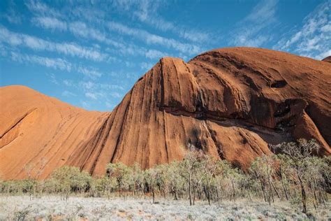 5 BEST Uluru Helicopter Flights To Try In 2025