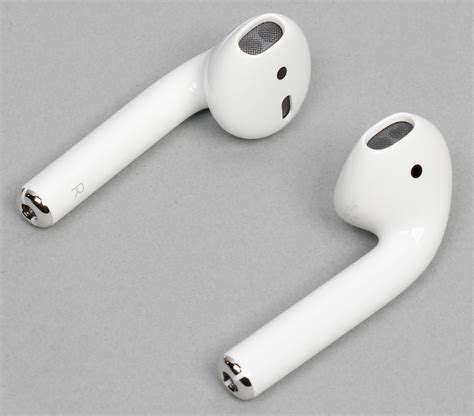 Беспроводные наушники Apple AirPods: