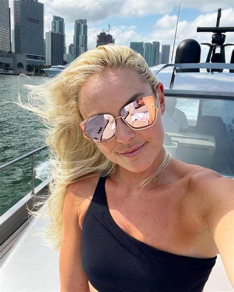 Lindsey Vonn’s Bikini Photos: See Her Sexiest Swimsuit Pictures | Life